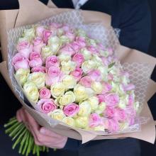 101 белая-розовая роза Кения 45 см